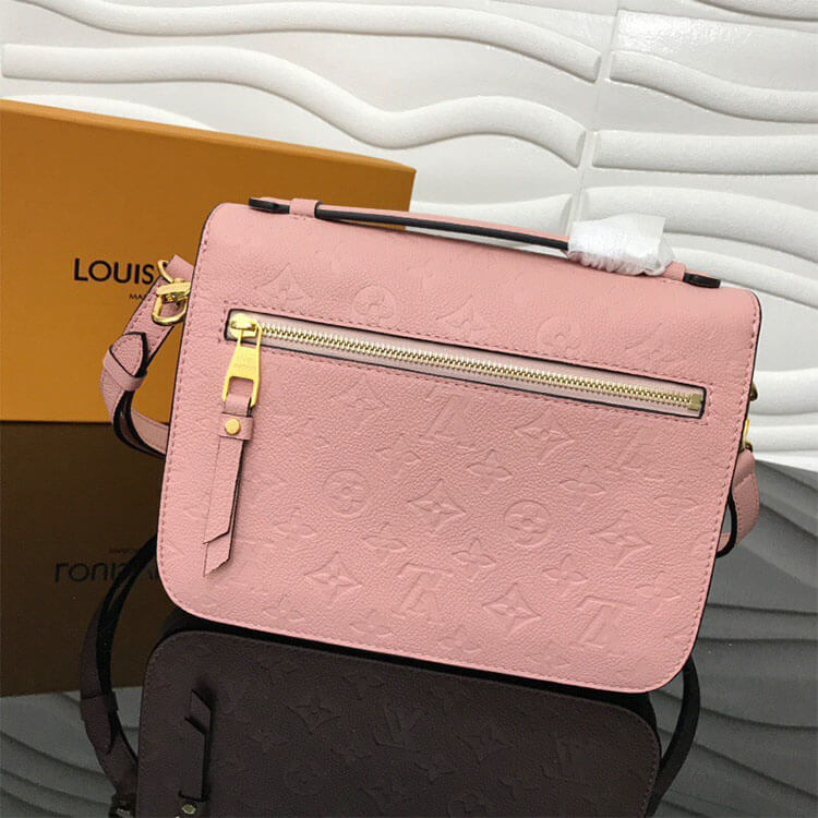 LV Pochette Metis Handbag