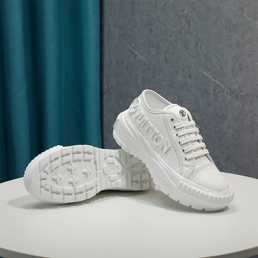 LV SQUAD SNEAKER