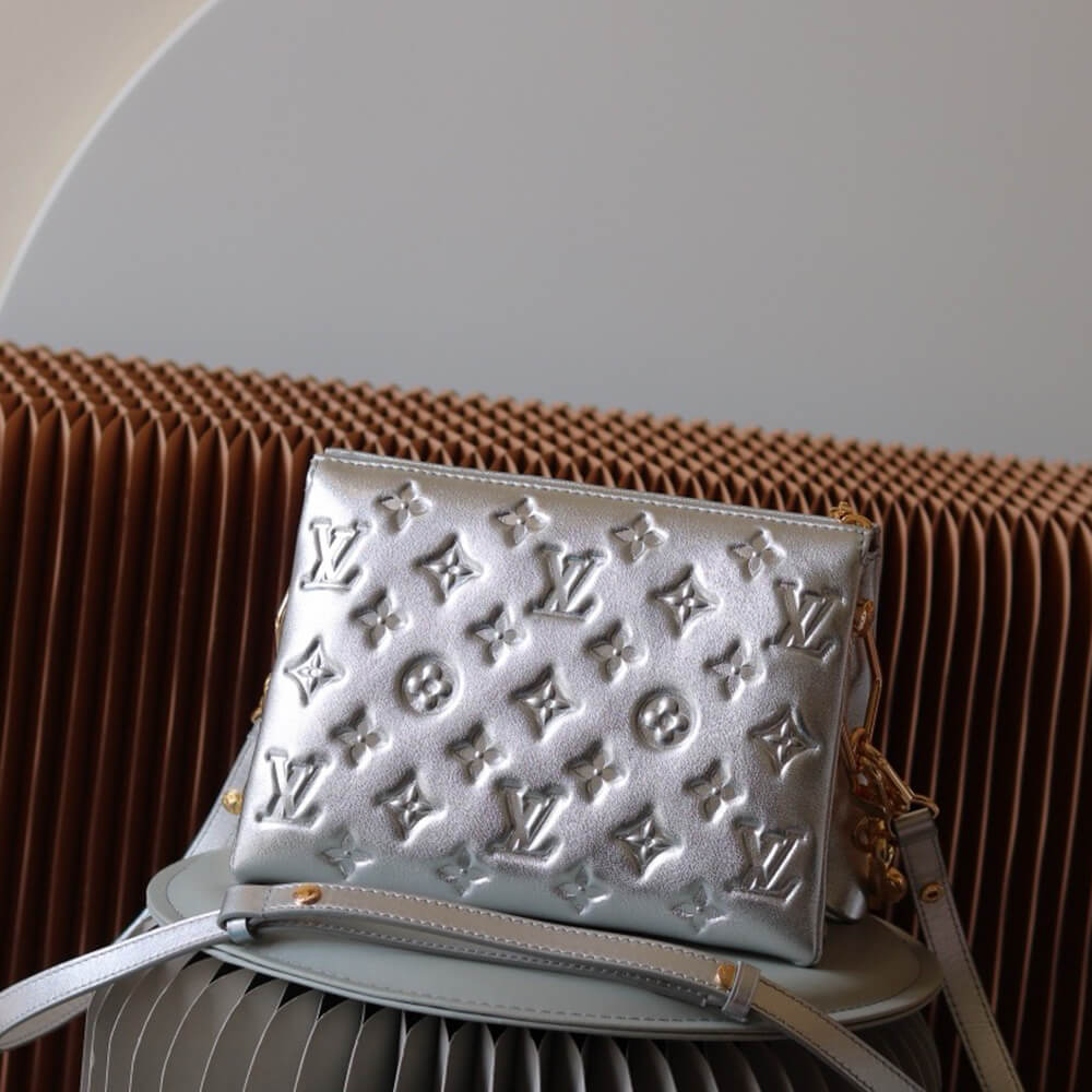 LV Coussin BB