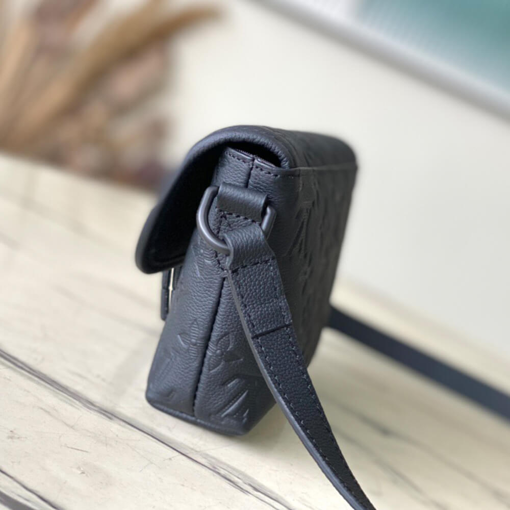 LV Pulse Wearable Wallet G65
