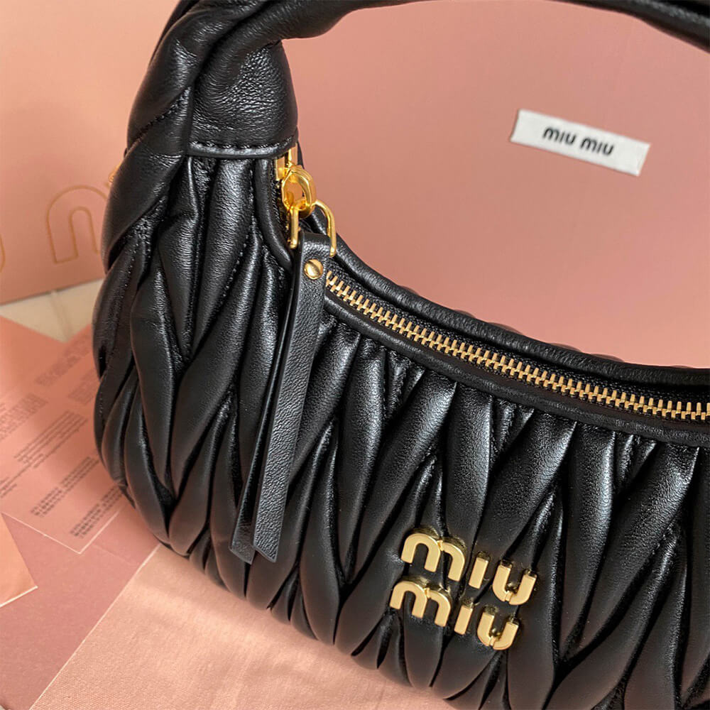 Small Wander matelasse nappa leather hobo bag(HIGH-END GRADE)