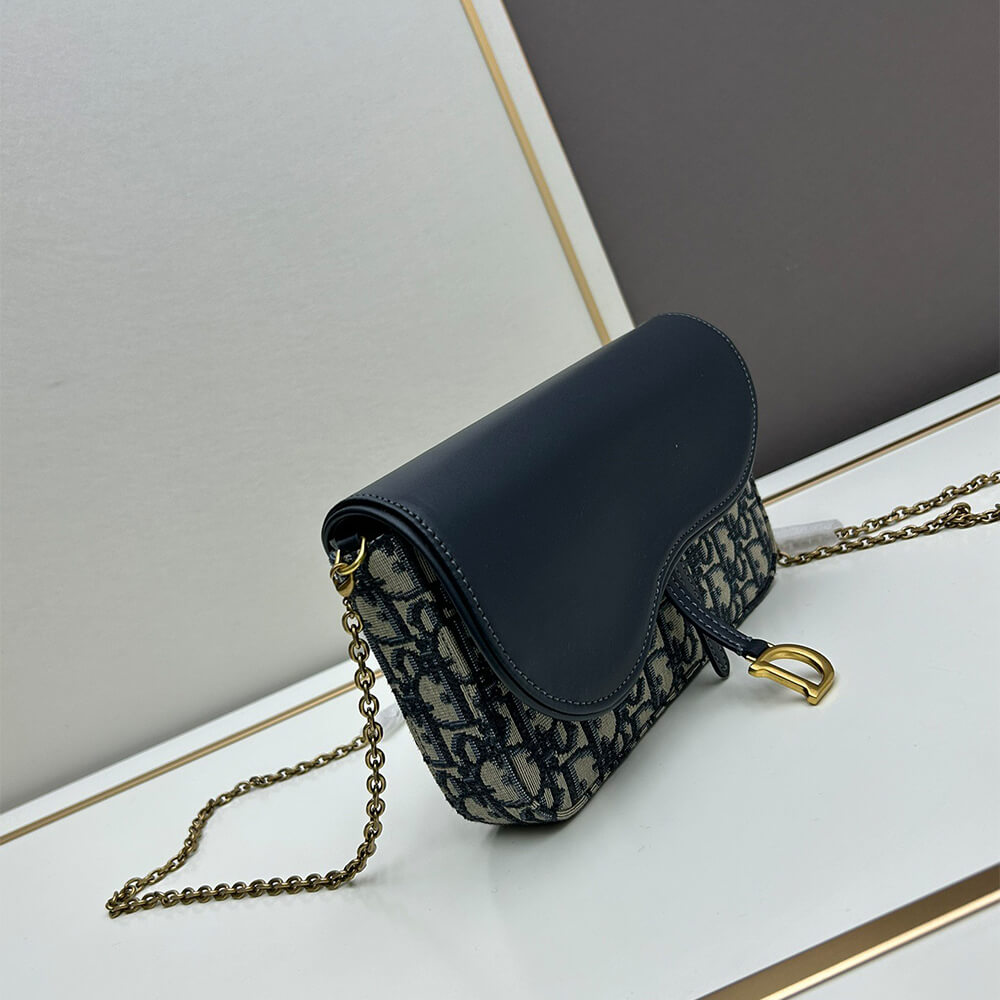 Medium Saddle Pouch with Chain