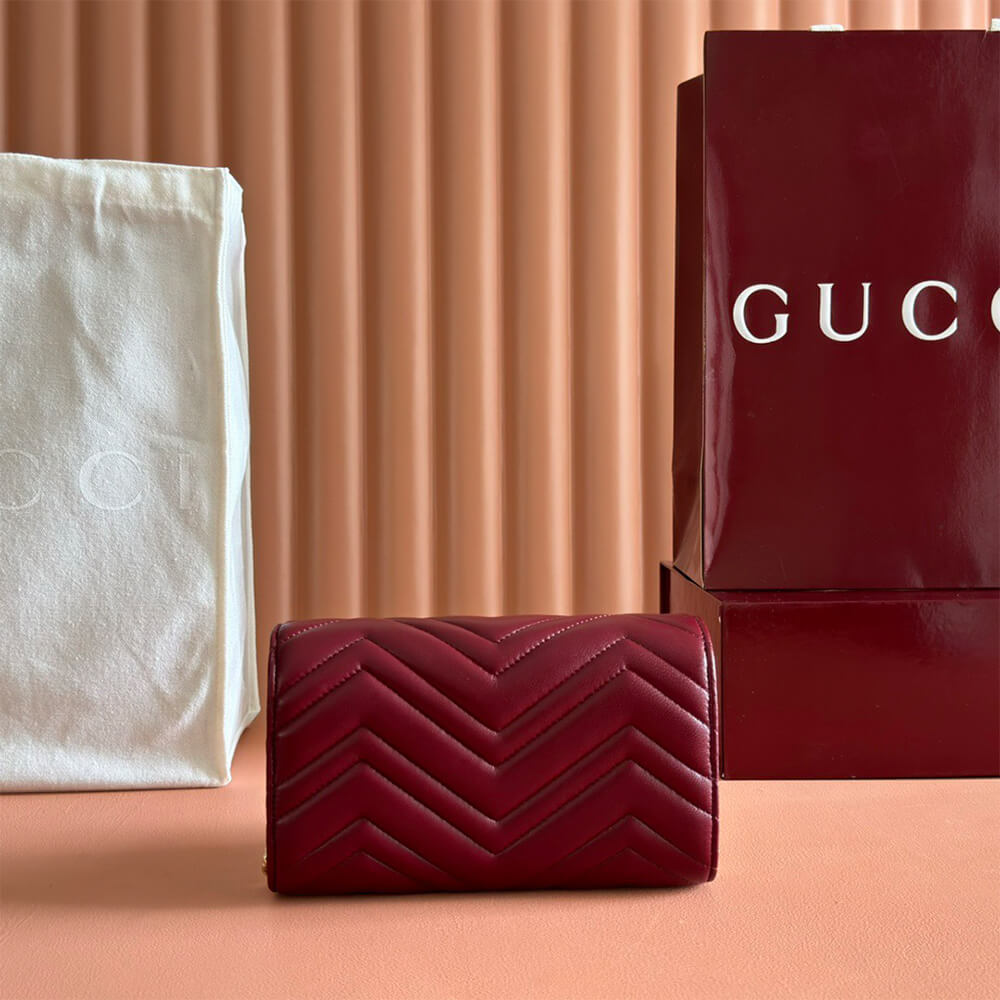 GG Marmont wallet on chain