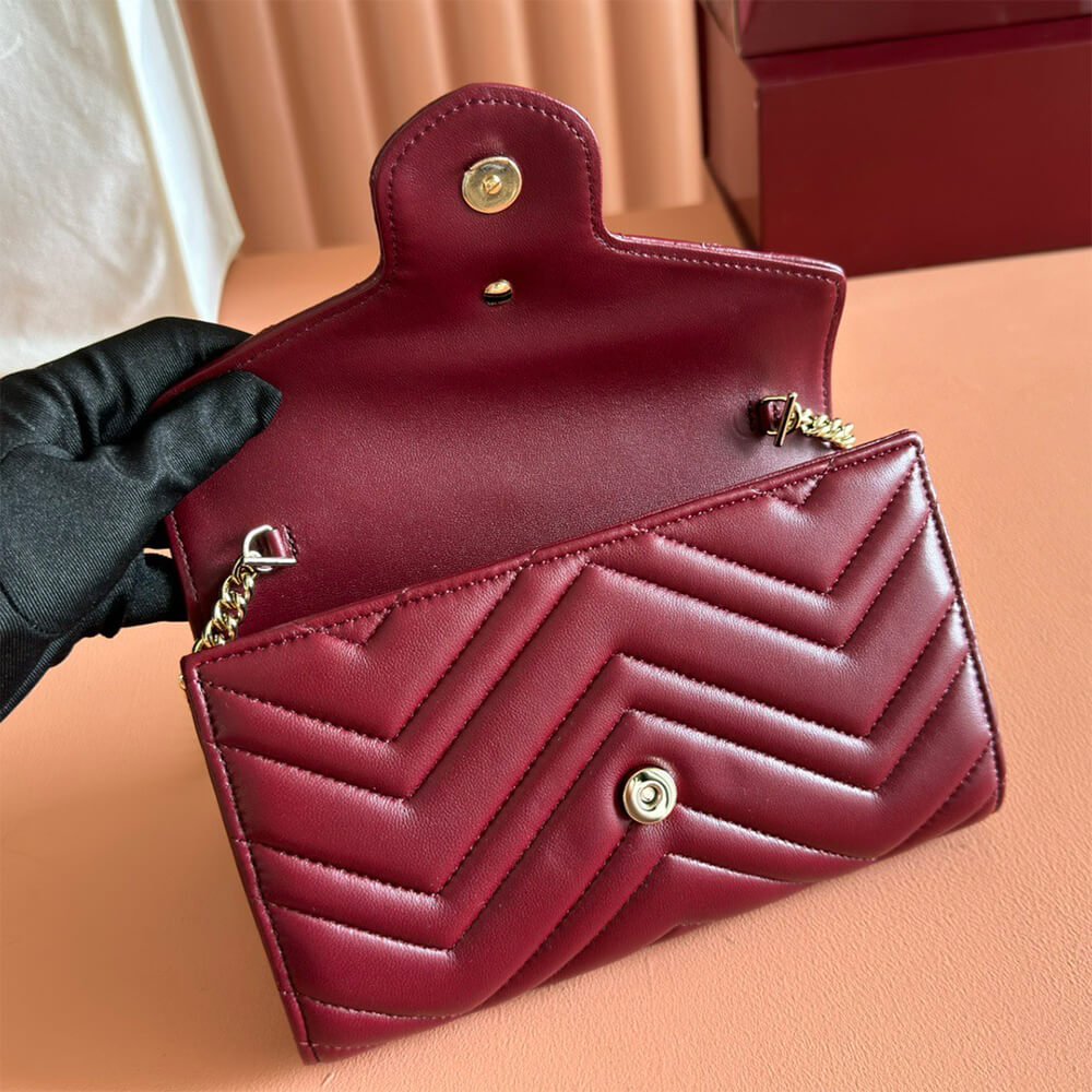 GG Marmont wallet on chain