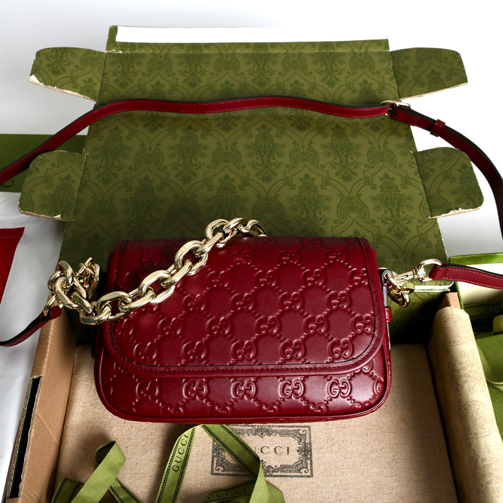 GG Emblem small shoulder bag